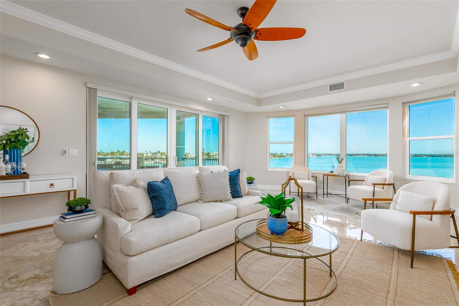 Image 11 of 82 For 220 108th Avenue 304