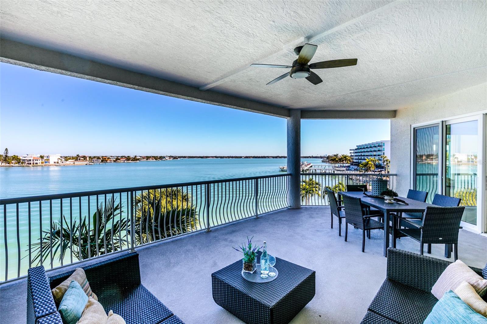 Image 16 of 82 For 220 108th Avenue 304