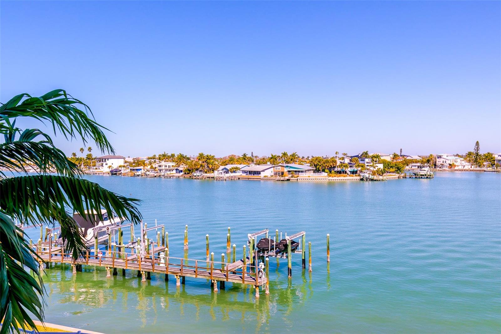 Image 17 of 82 For 220 108th Avenue 304