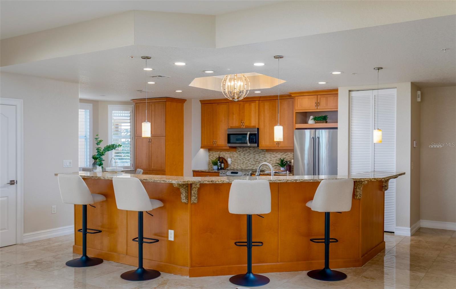 Image 21 of 82 For 220 108th Avenue 304