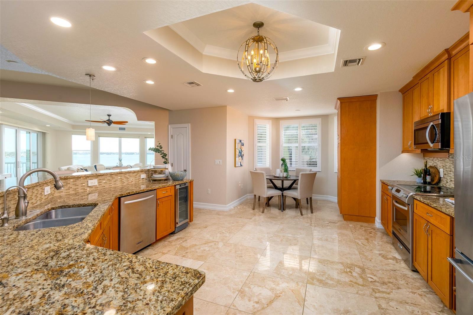 Image 27 of 82 For 220 108th Avenue 304