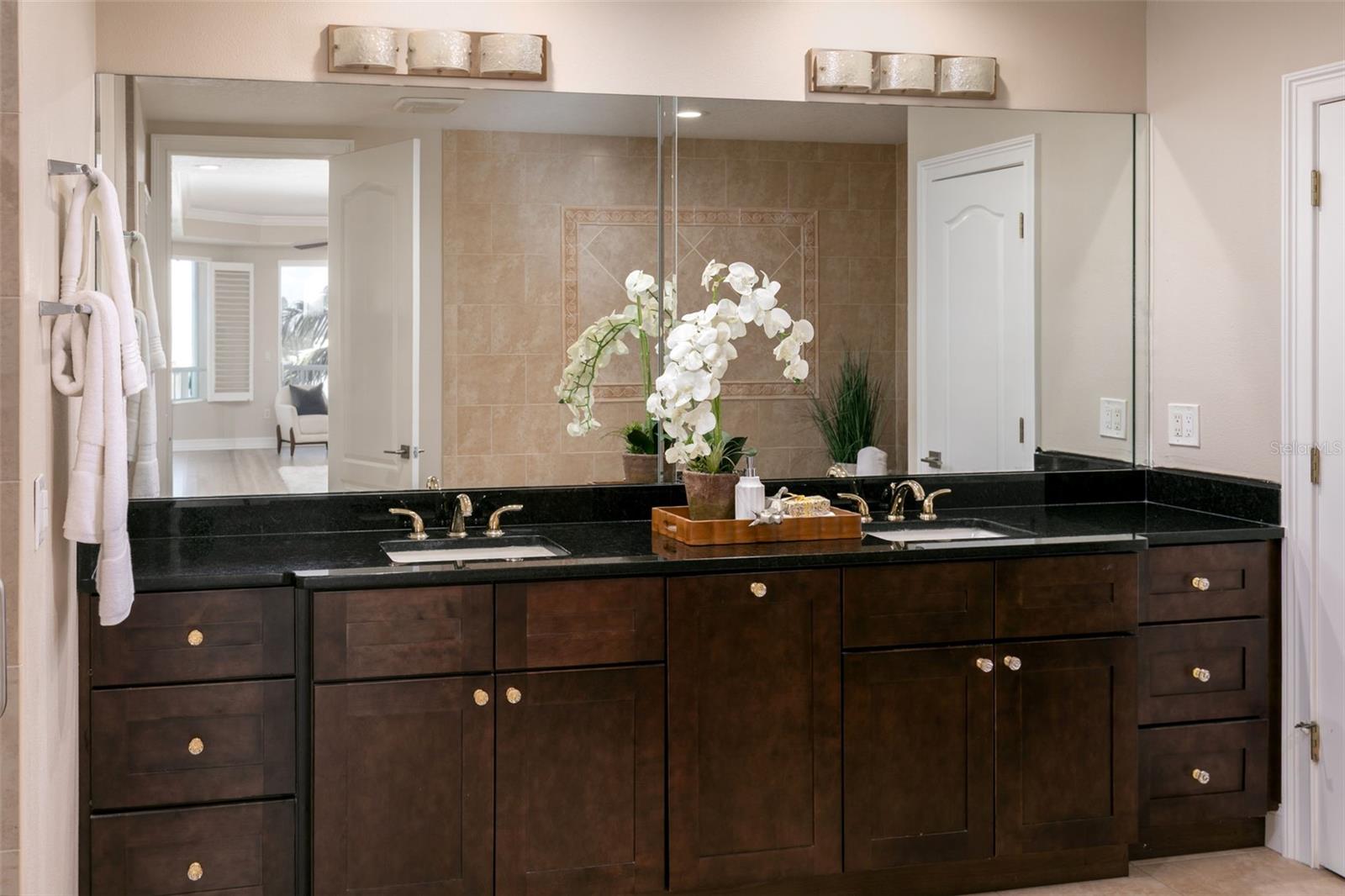 Image 42 of 82 For 220 108th Avenue 304