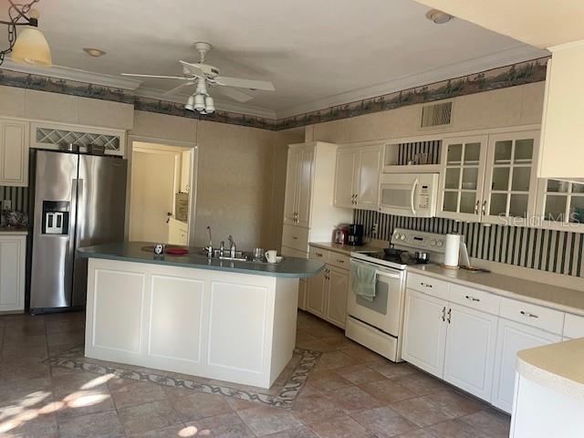 Image 10 of 29 For 6823 Greenbrier Drive