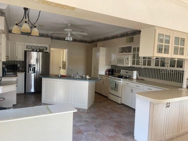 Image 8 of 29 For 6823 Greenbrier Drive