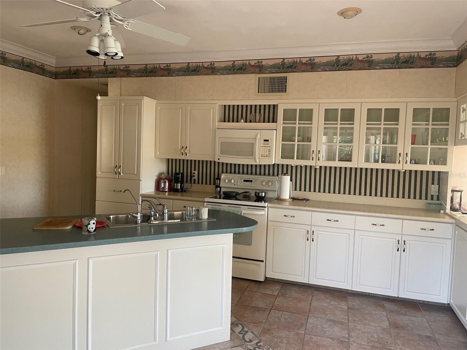 Image 9 of 29 For 6823 Greenbrier Drive