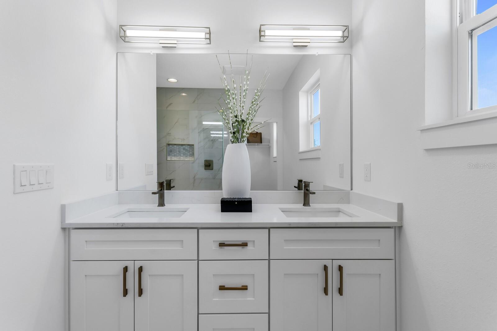 Image 24 of 32 For 2140 Chestnut Street