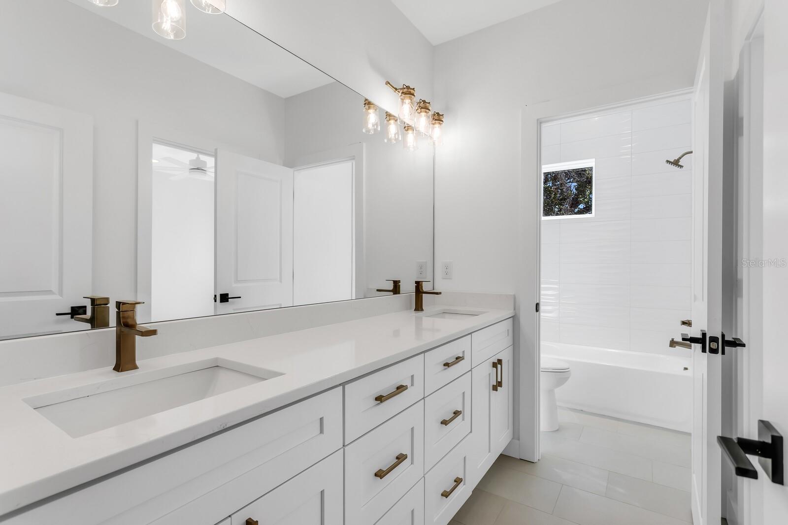 Image 28 of 32 For 2140 Chestnut Street