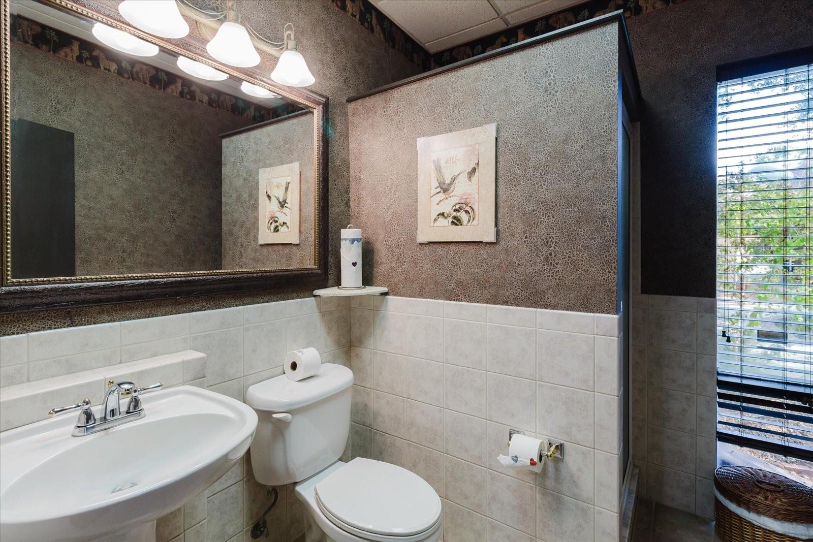 Image 16 of 44 For 611 Druid Road E 707 & 708