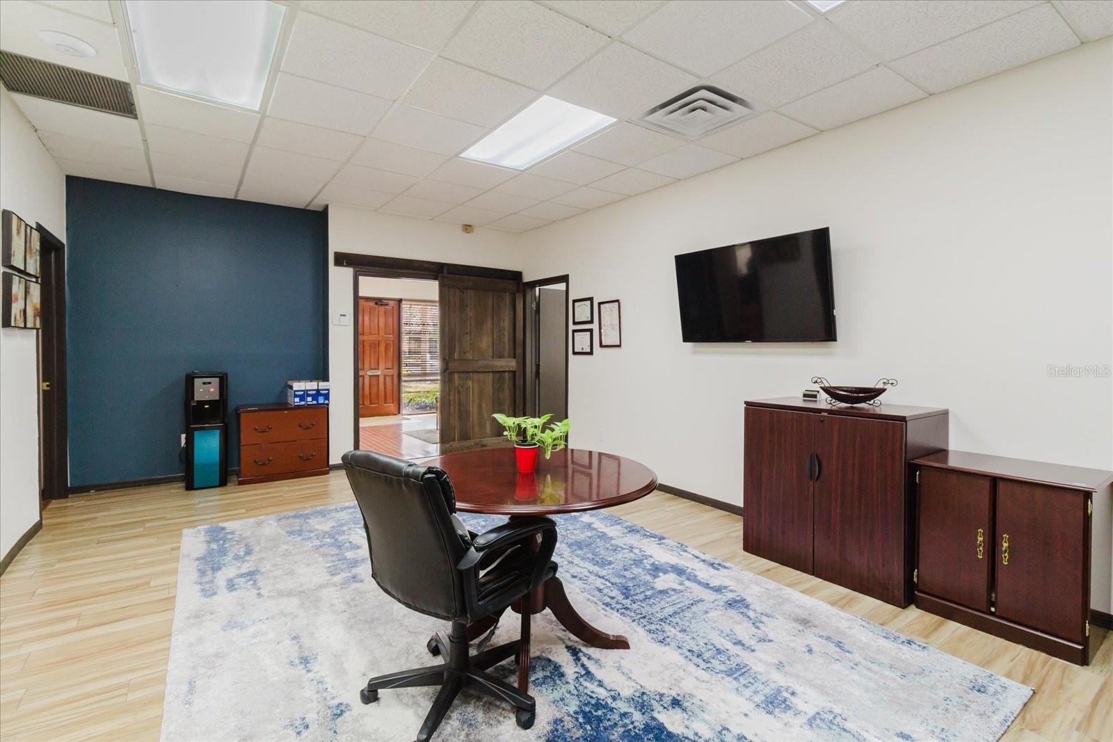 Image 27 of 44 For 611 Druid Road E 707 & 708