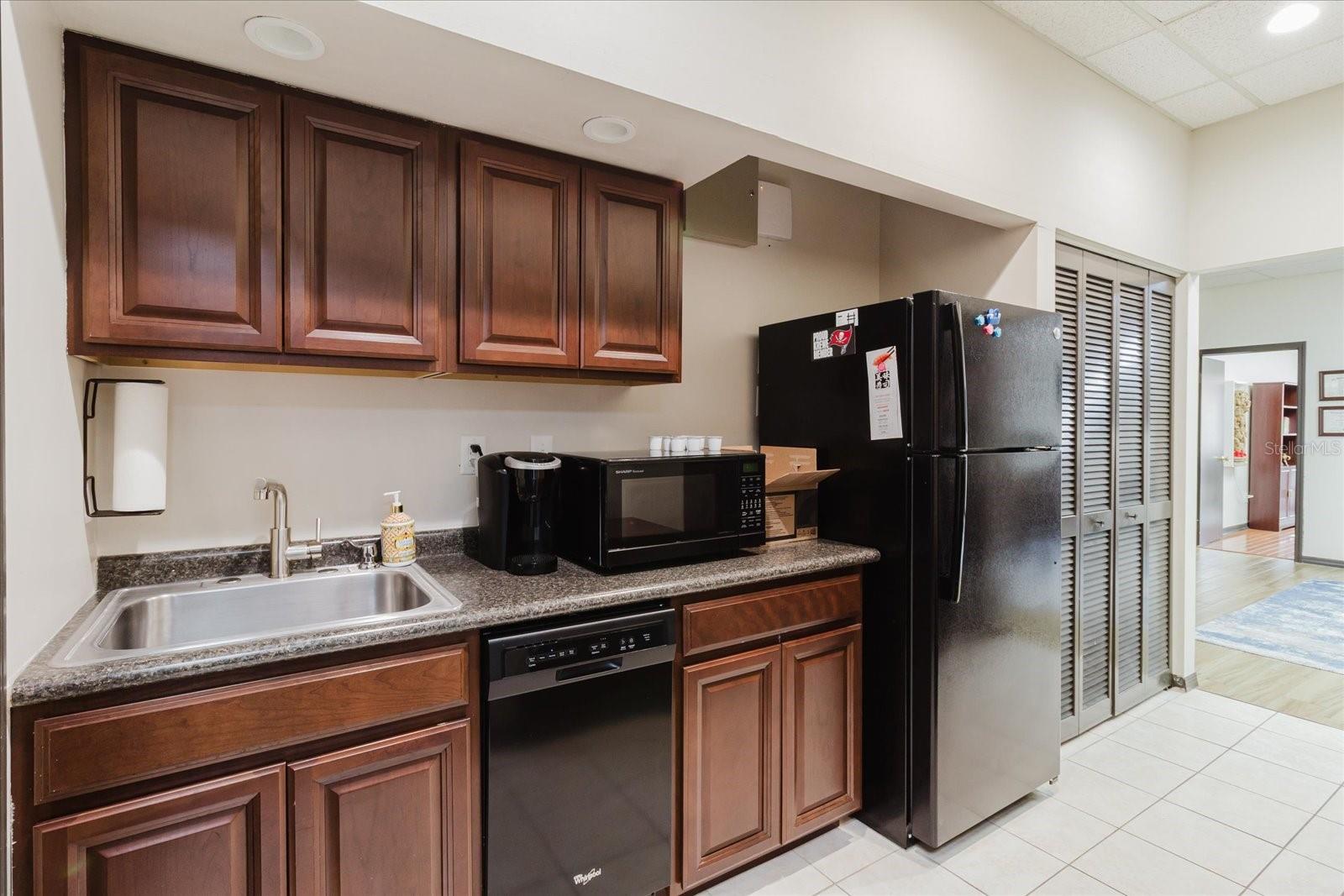 Image 35 of 44 For 611 Druid Road E 707 & 708