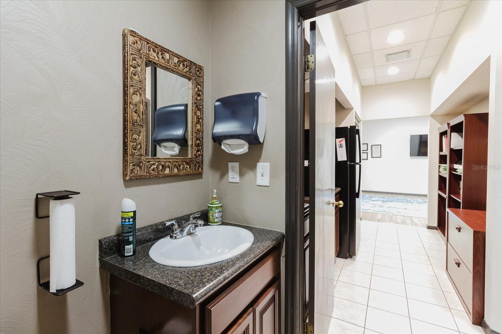 Image 39 of 44 For 611 Druid Road E 707 & 708