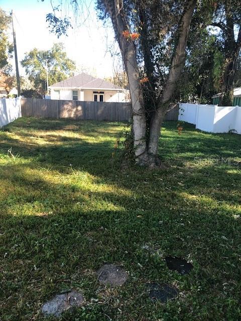 Image 17 of 21 For 1802 Comanche Avenue