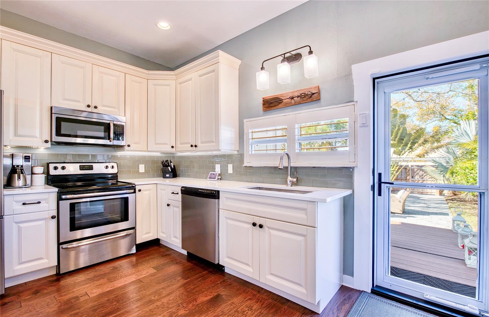 Image 19 of 58 For 209 35th Avenue N