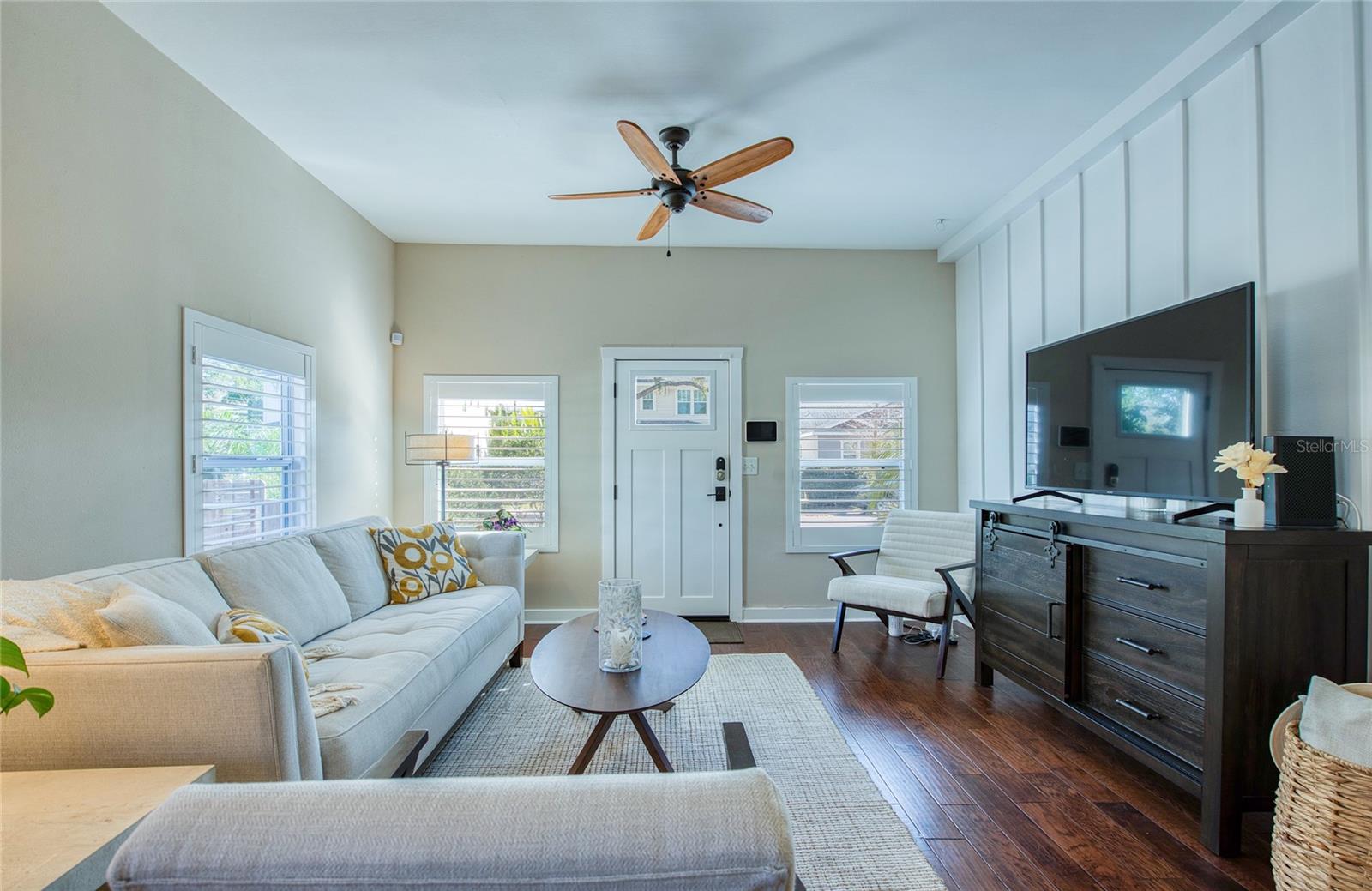 Image 25 of 58 For 209 35th Avenue N