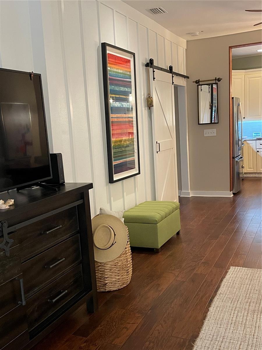 Image 26 of 58 For 209 35th Avenue N