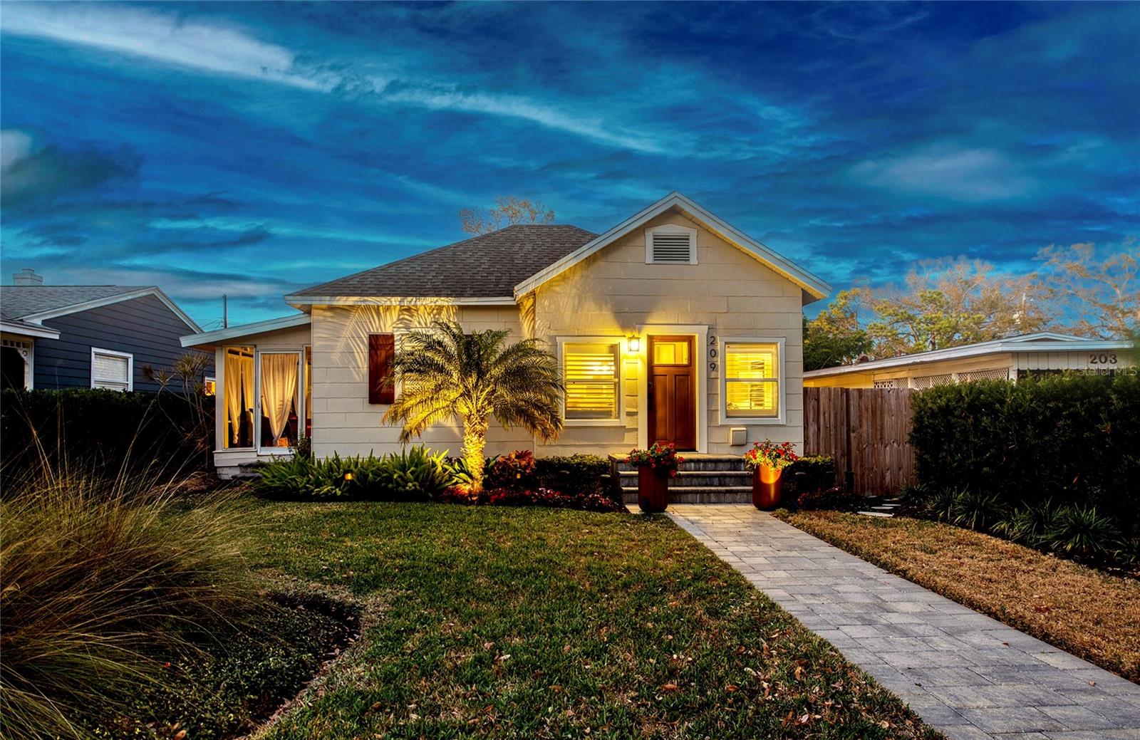 Image 41 of 58 For 209 35th Avenue N