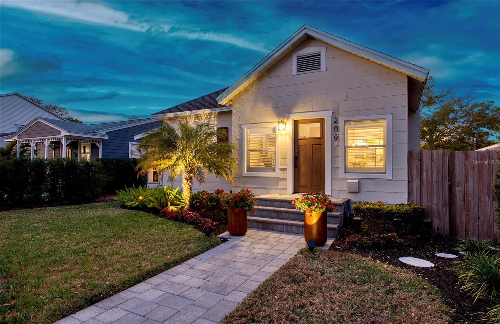 Image 42 of 58 For 209 35th Avenue N