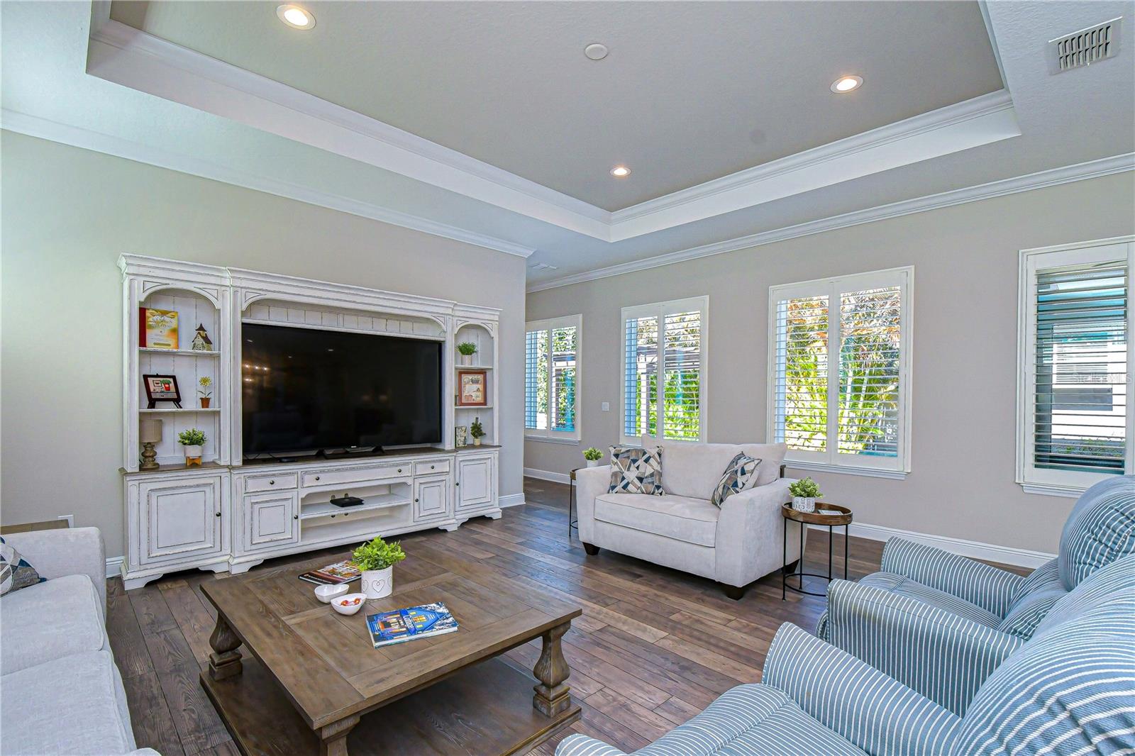 Listing photo id 11 for 6005 Sparrowhead Way