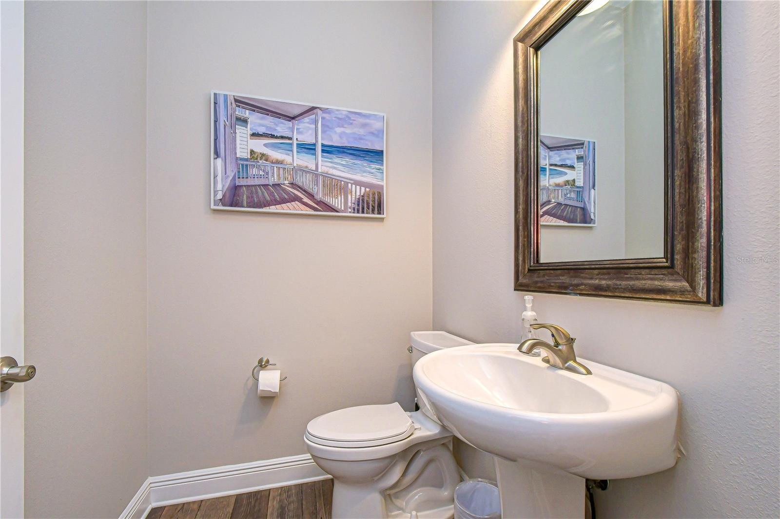 Listing photo id 13 for 6005 Sparrowhead Way