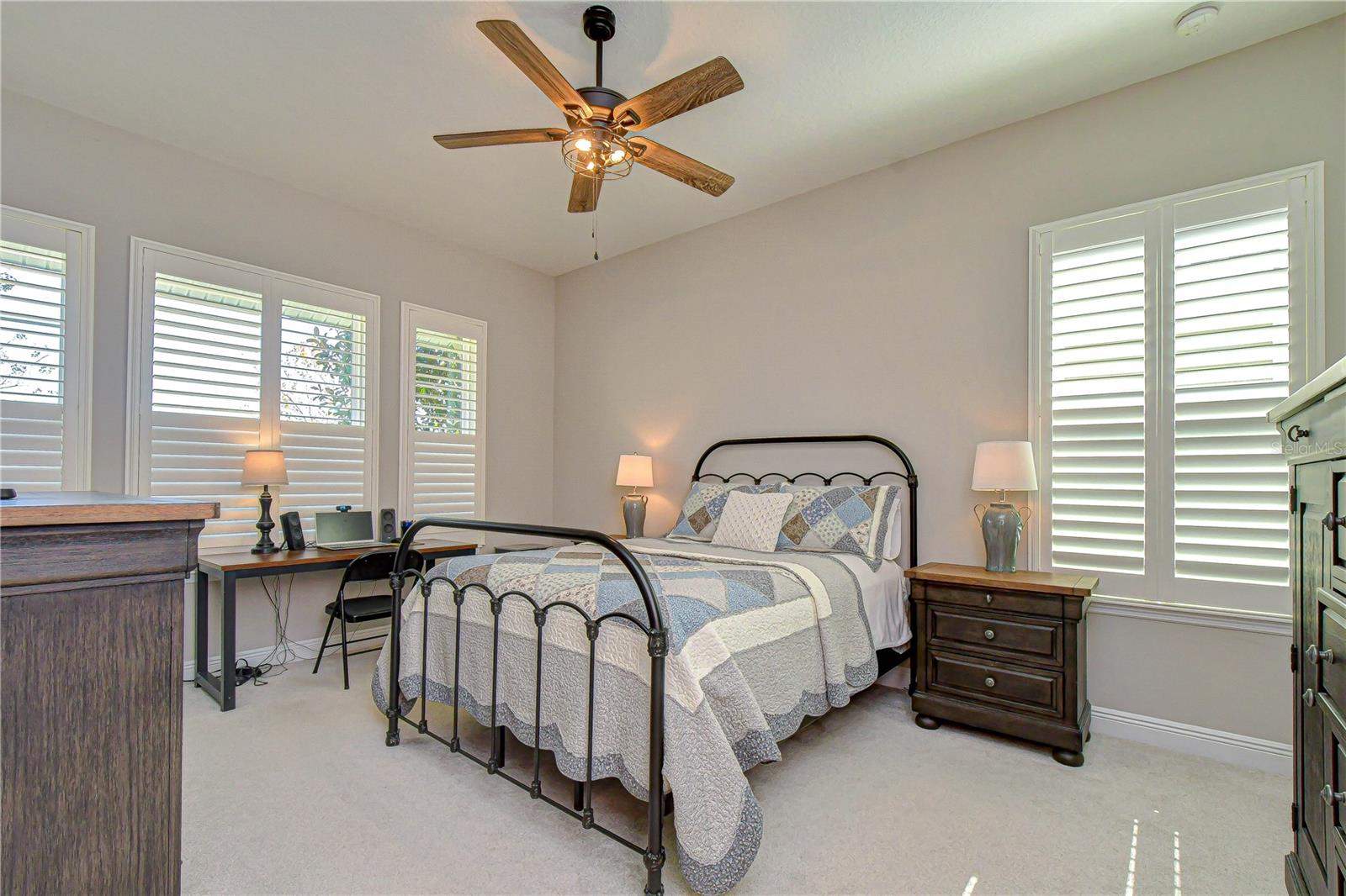 Listing photo id 18 for 6005 Sparrowhead Way