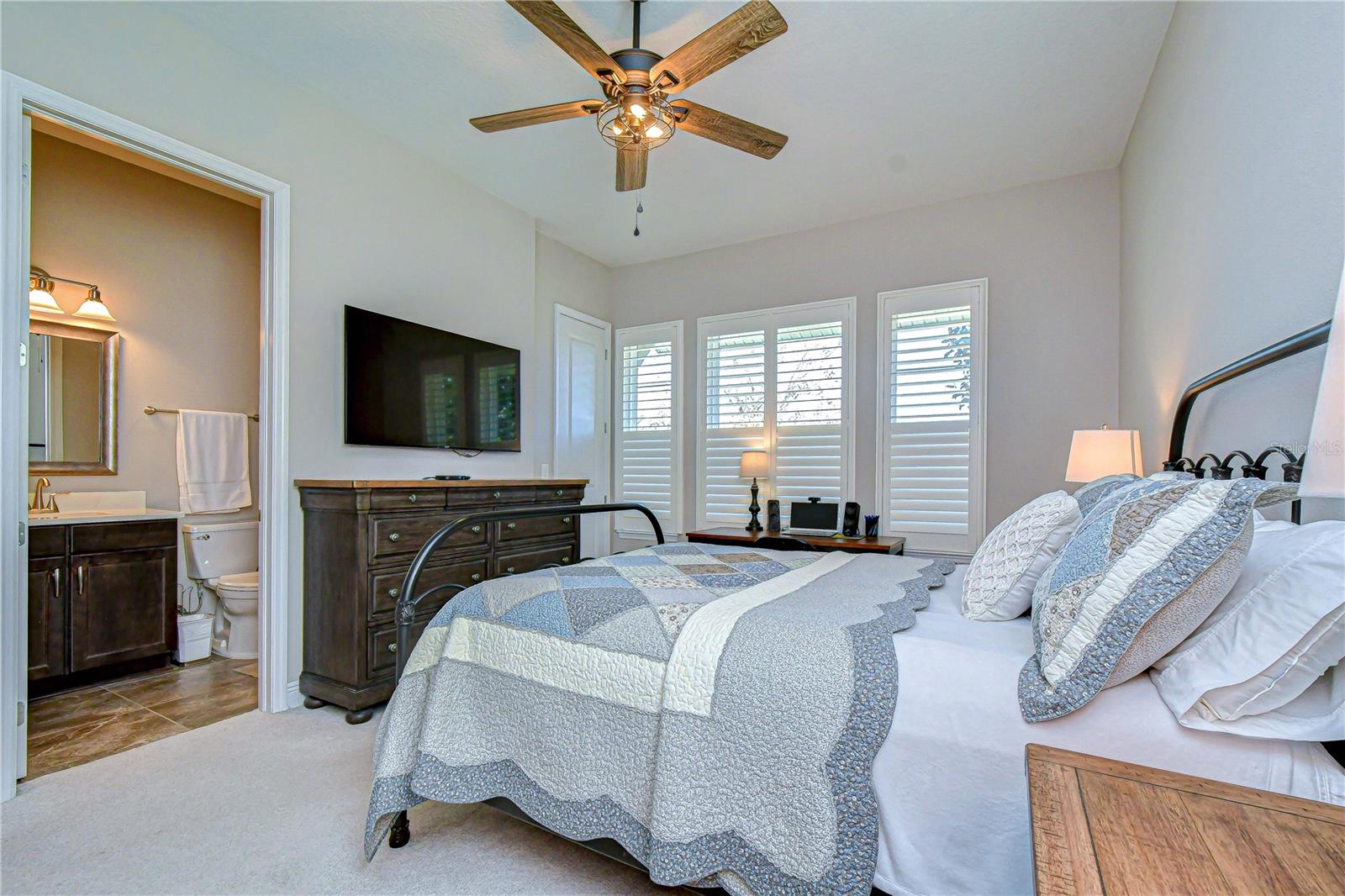 Listing photo id 19 for 6005 Sparrowhead Way