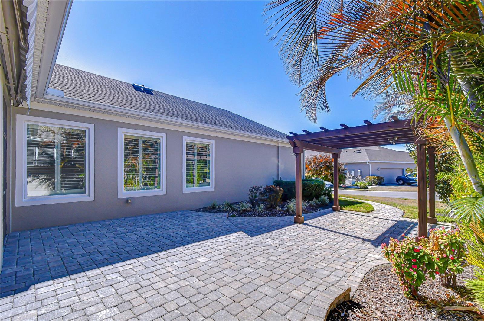 Listing photo id 26 for 6005 Sparrowhead Way