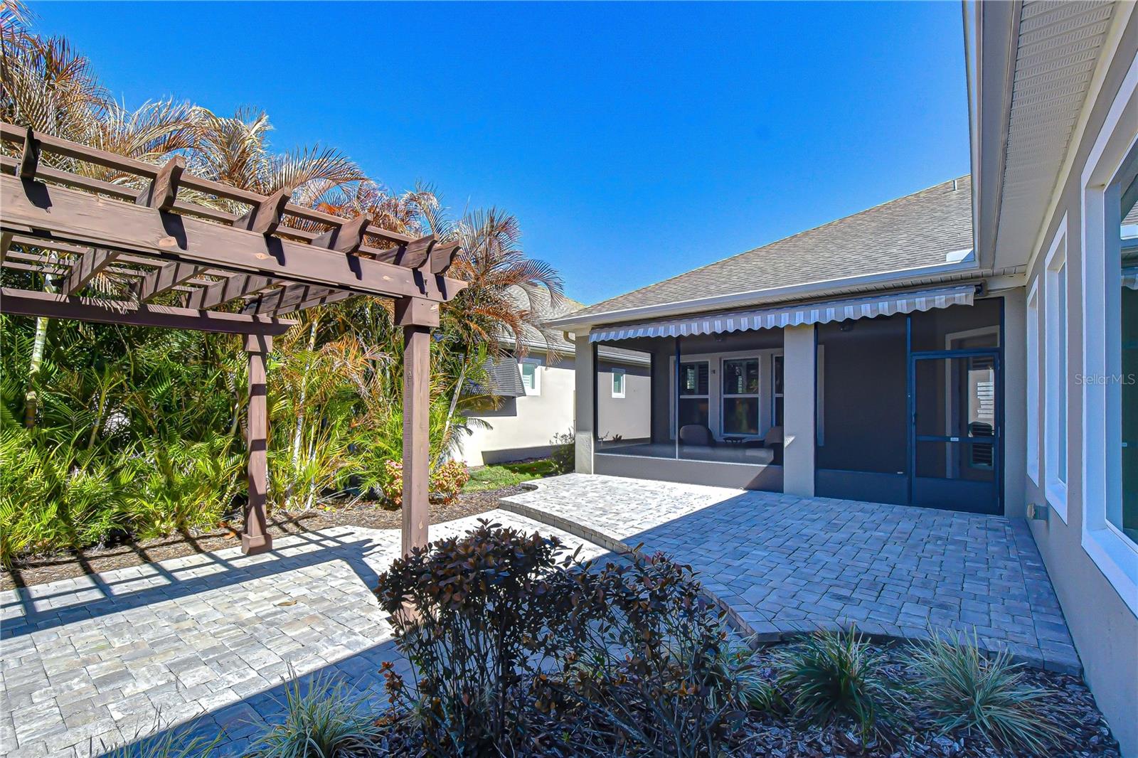 Listing photo id 1 for 6005 Sparrowhead Way