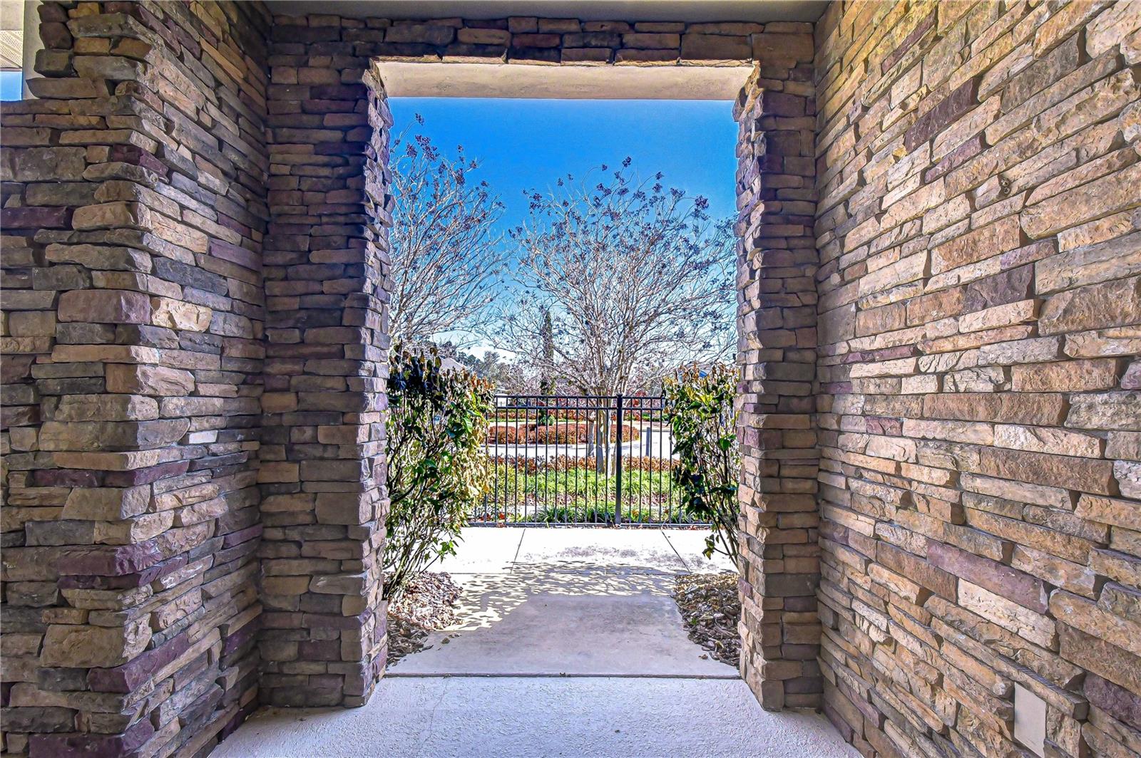 Listing photo id 29 for 6005 Sparrowhead Way