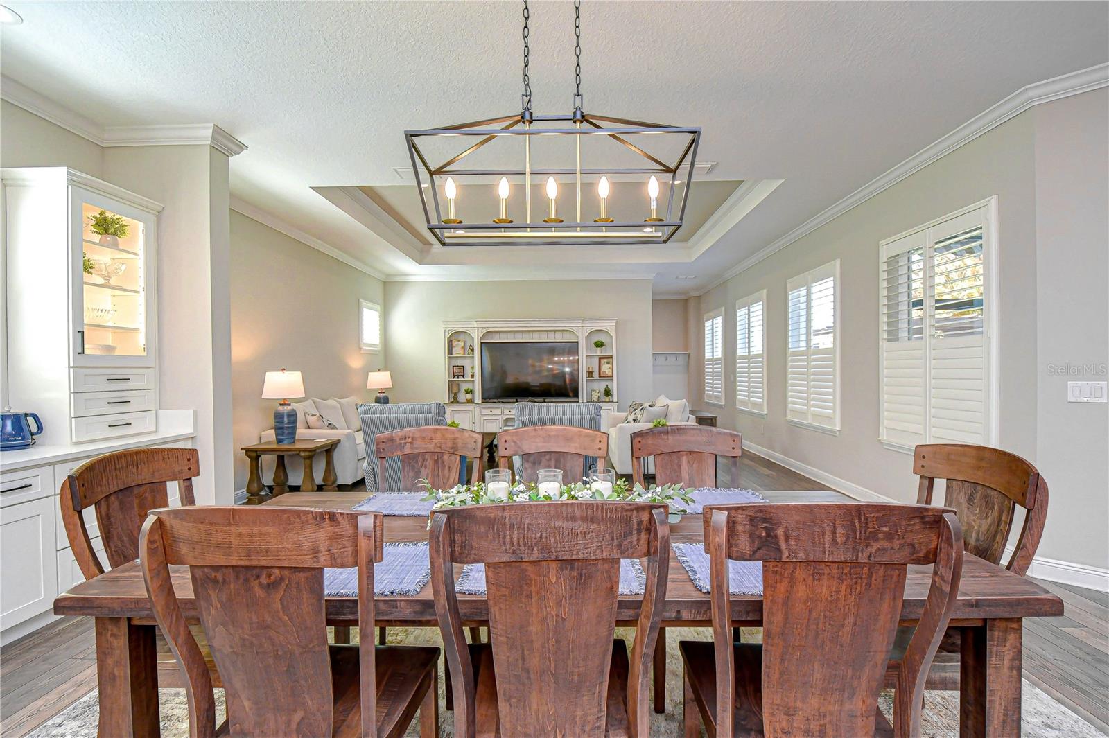 Listing photo id 7 for 6005 Sparrowhead Way