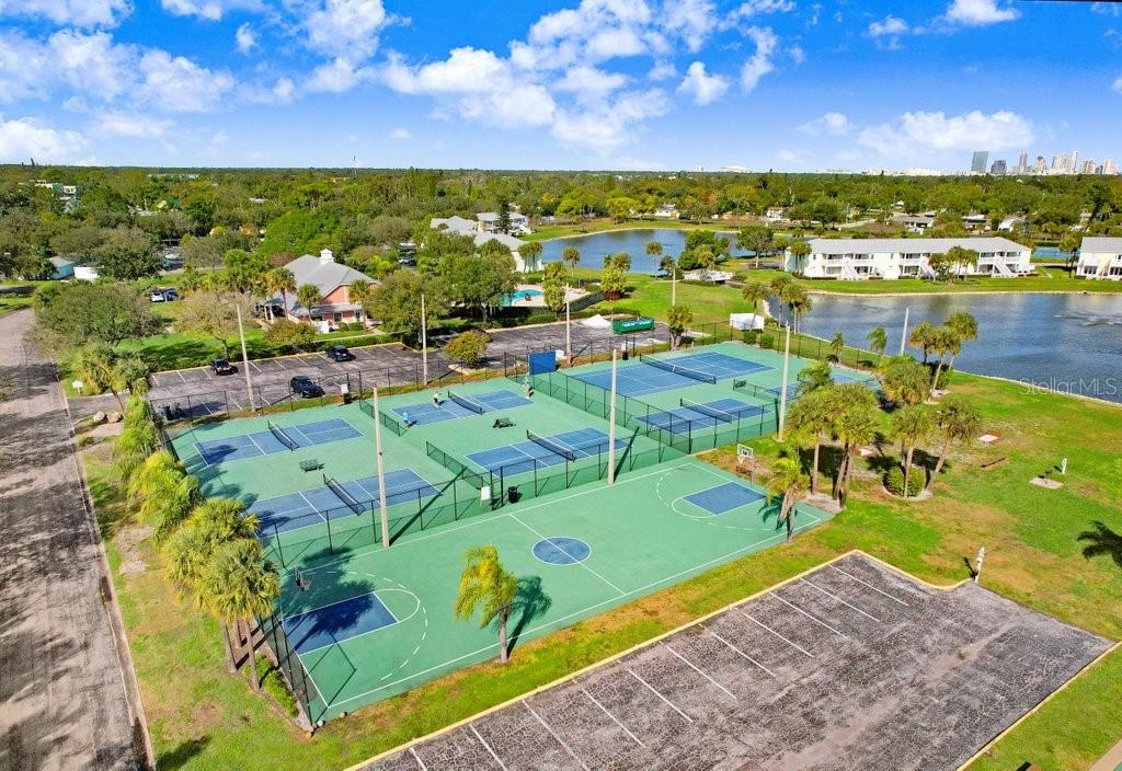 Image 39 of 67 For 4714 Cobia Drive Se C