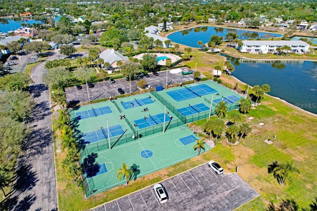 Image 40 of 67 For 4714 Cobia Drive Se C