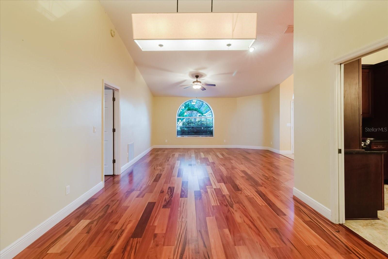 Image 10 of 71 For 5617 Fieldspring Avenue