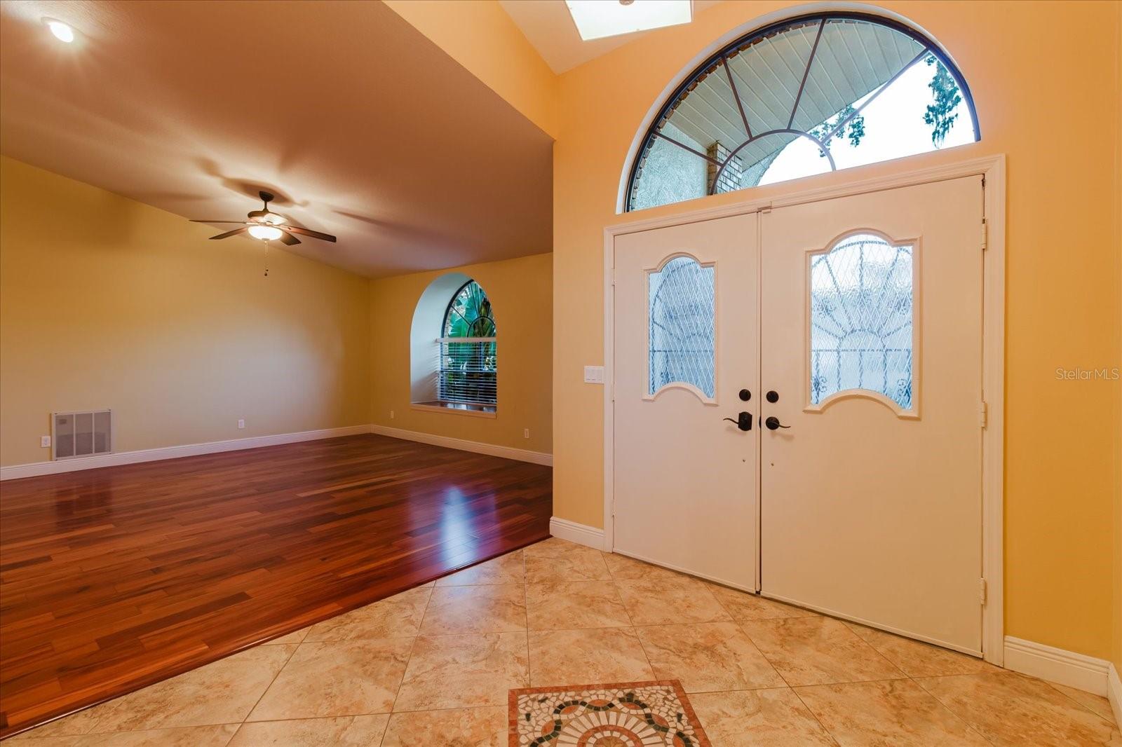 Image 7 of 71 For 5617 Fieldspring Avenue