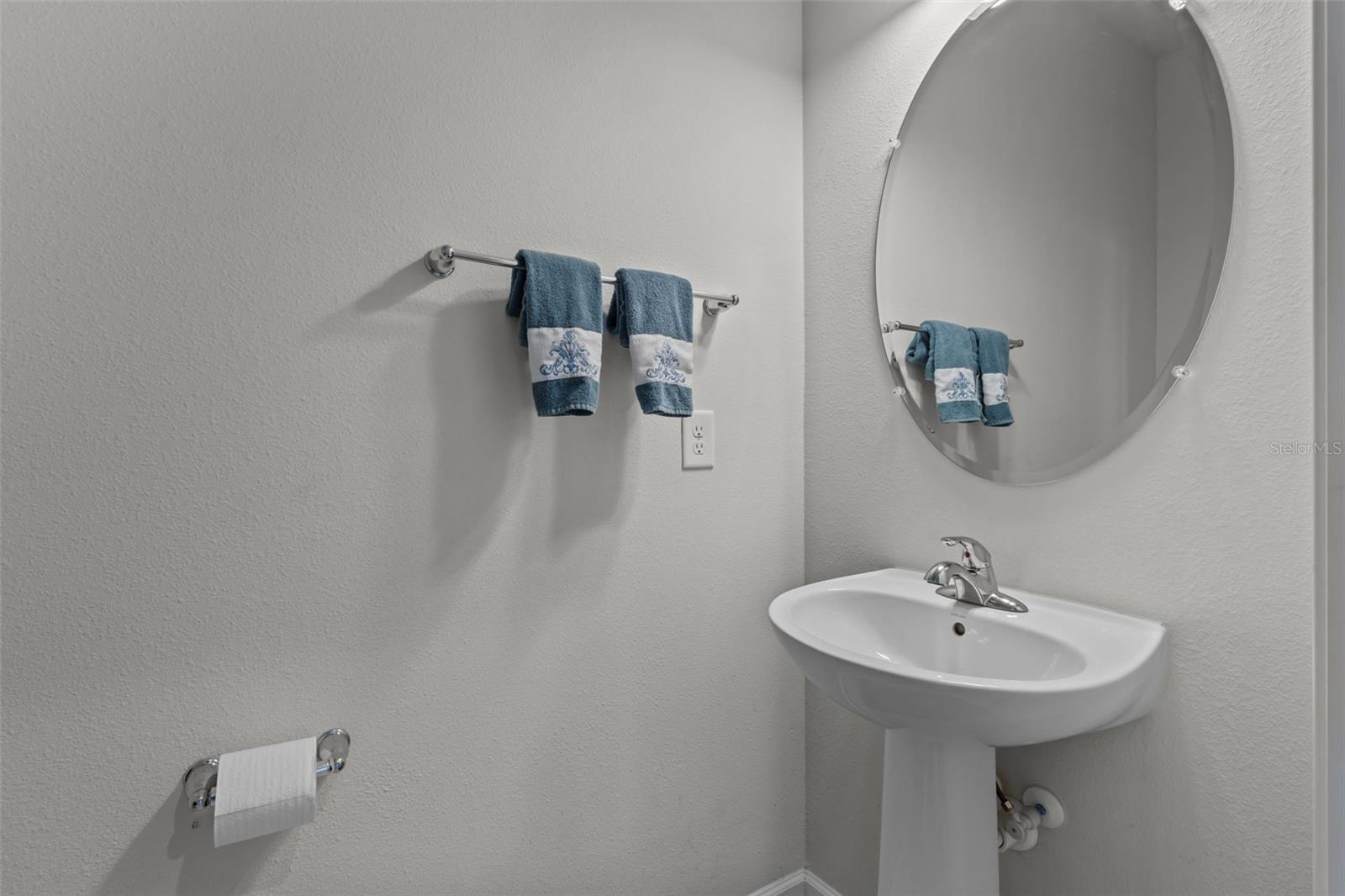 Image 14 of 44 For 15416 Caravan Avenue