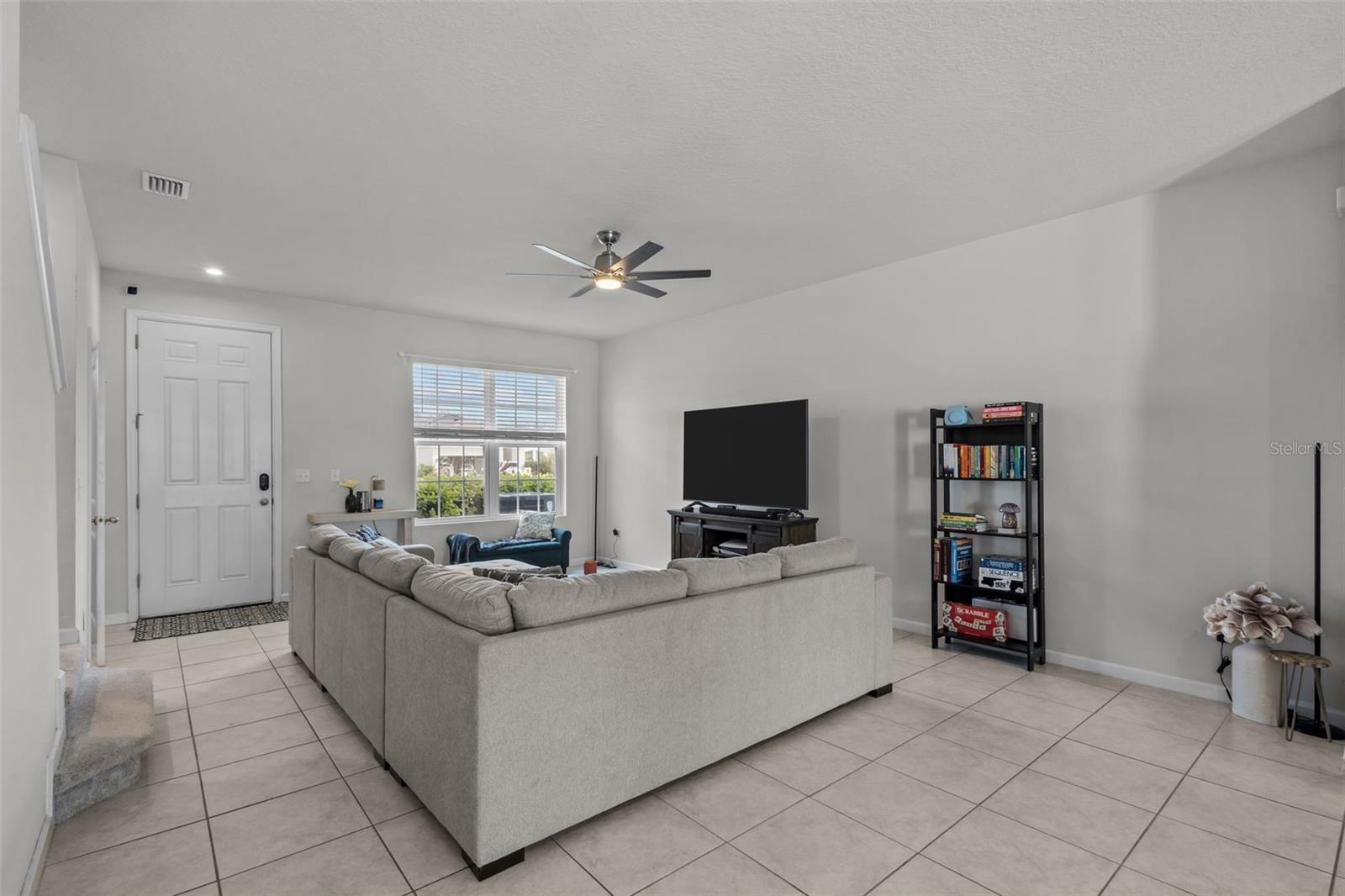 Image 7 of 44 For 15416 Caravan Avenue