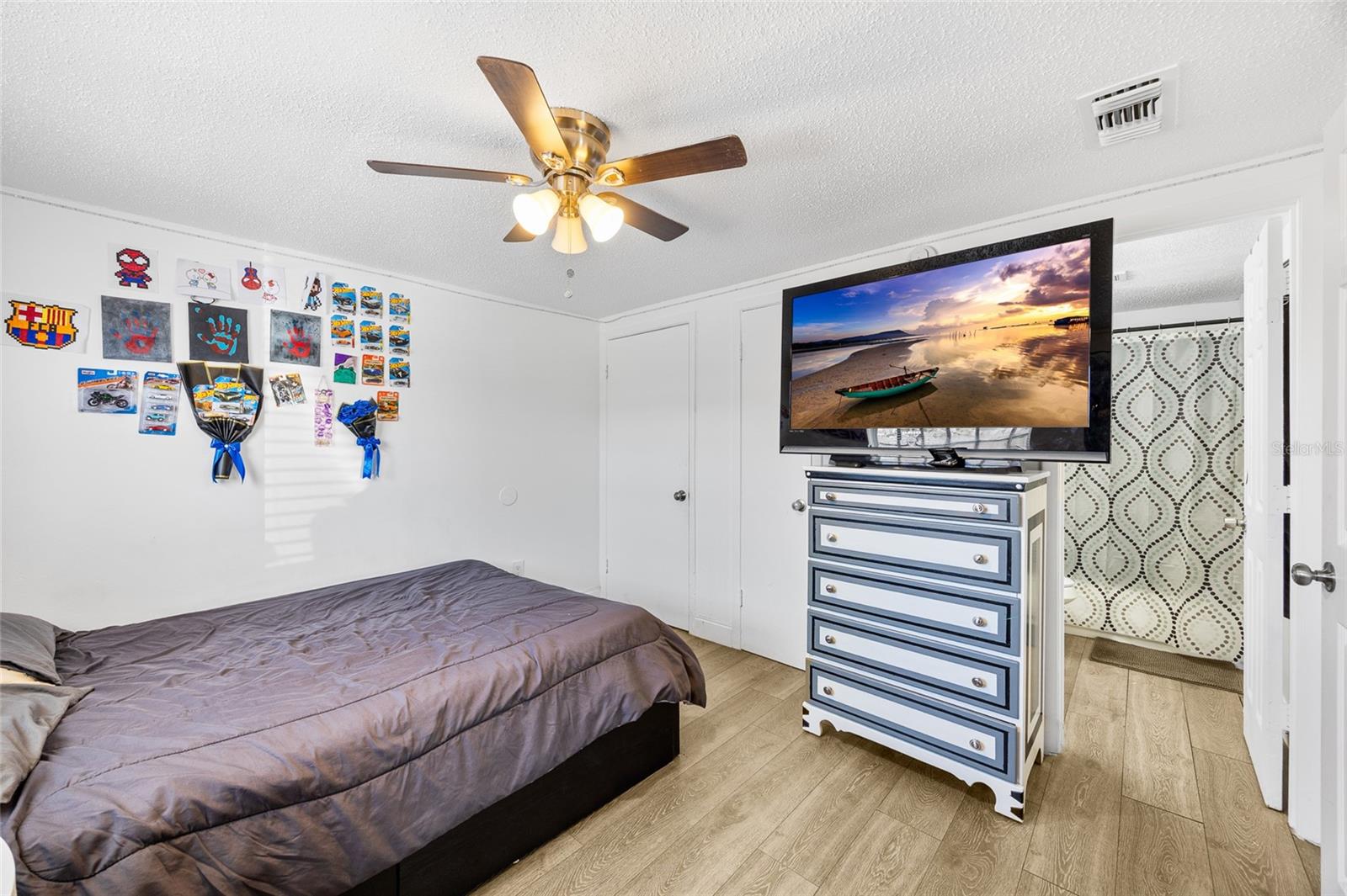 Image 11 of 24 For 1015-1017 58th Avenue Drive E