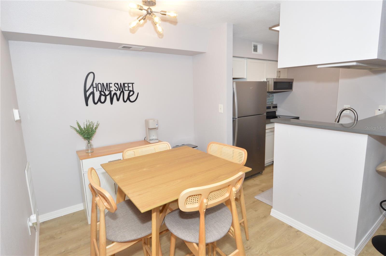 Image 4 of 100 For 8653 Fancy Finch Drive 104(furnis