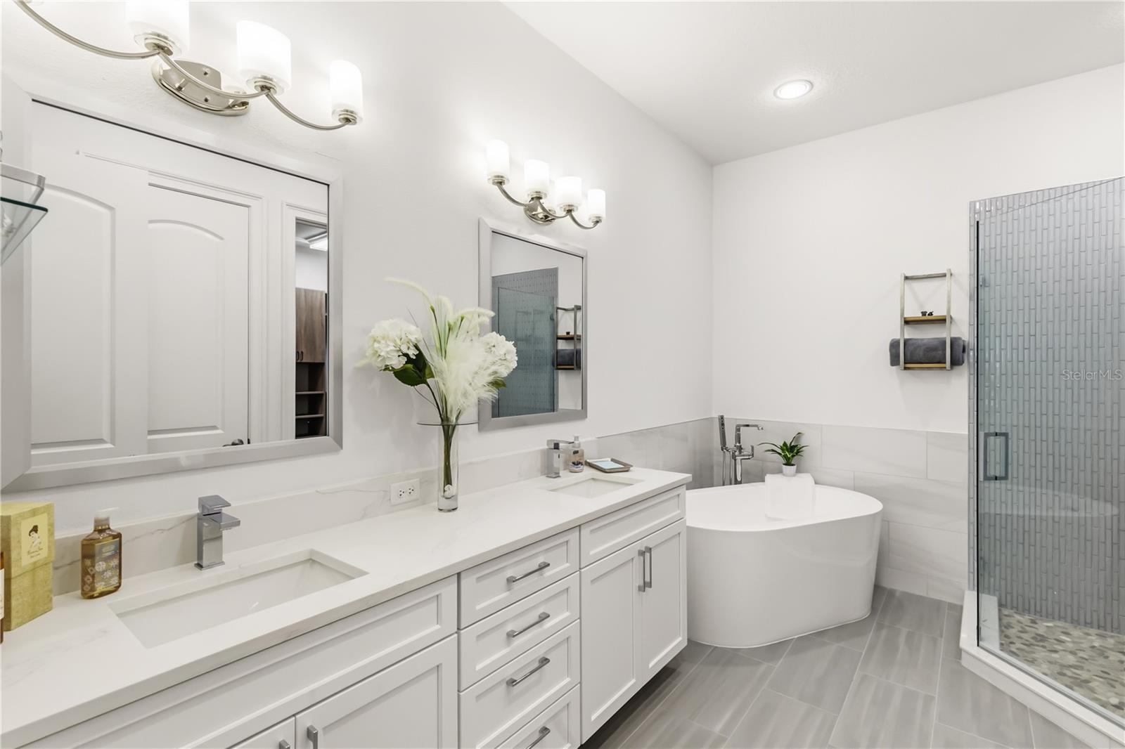 Listing photo id 16 for 32834 Estate Garden Drive