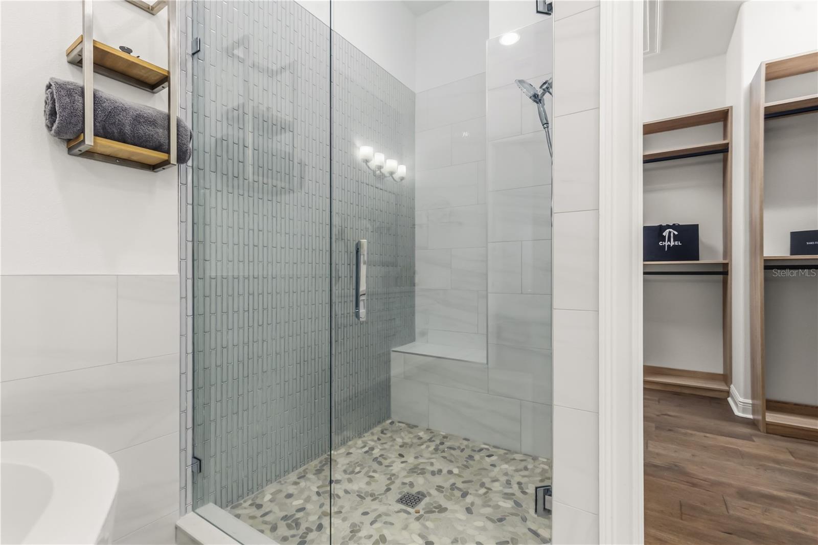 Listing photo id 17 for 32834 Estate Garden Drive