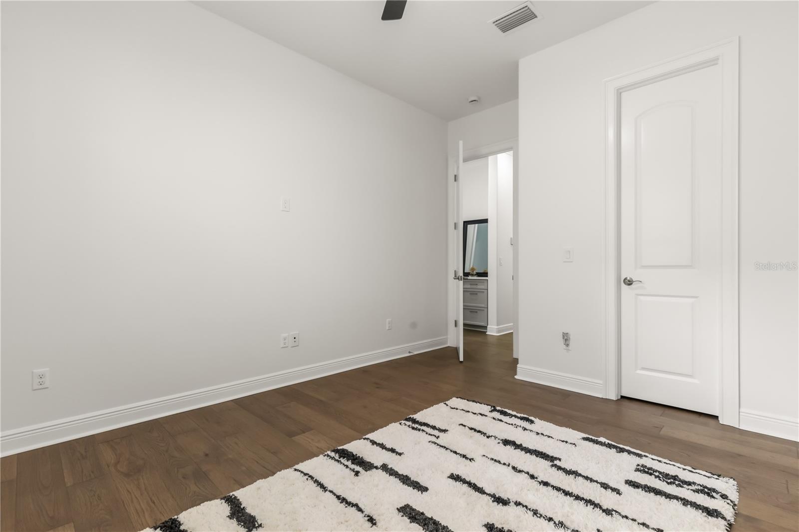 Listing photo id 27 for 32834 Estate Garden Drive