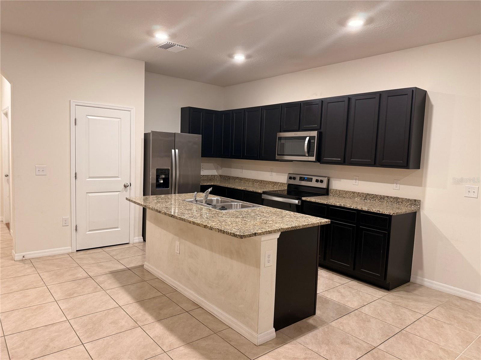 Image 6 of 31 For 2943 Beluga Bay Drive