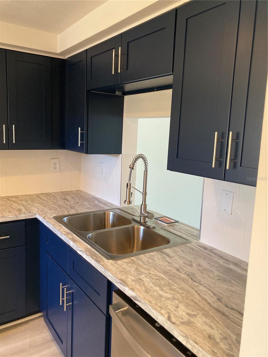 Image 5 of 17 For 3084 Sunstate  4416