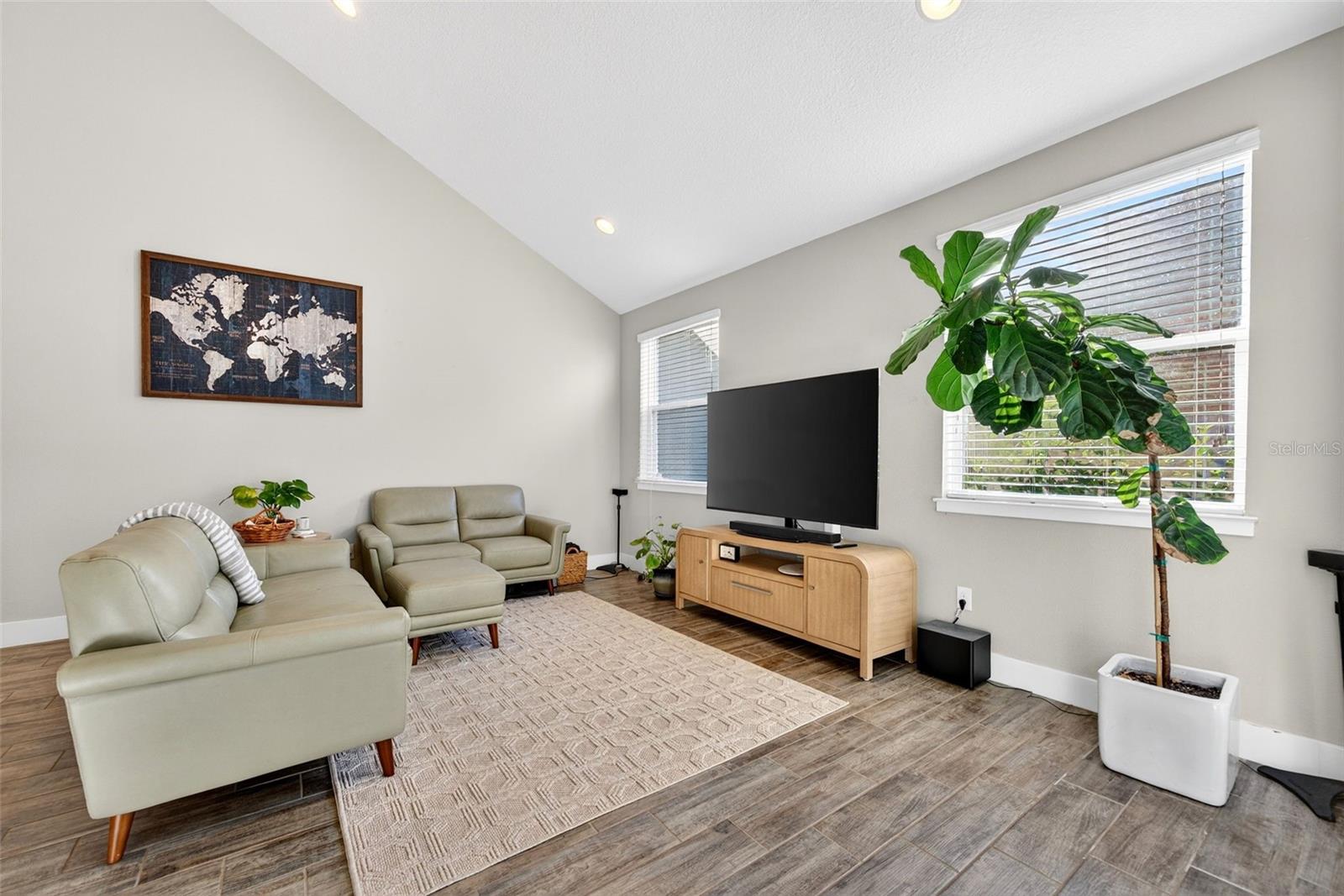 Image 21 of 66 For 5123 Flag Street