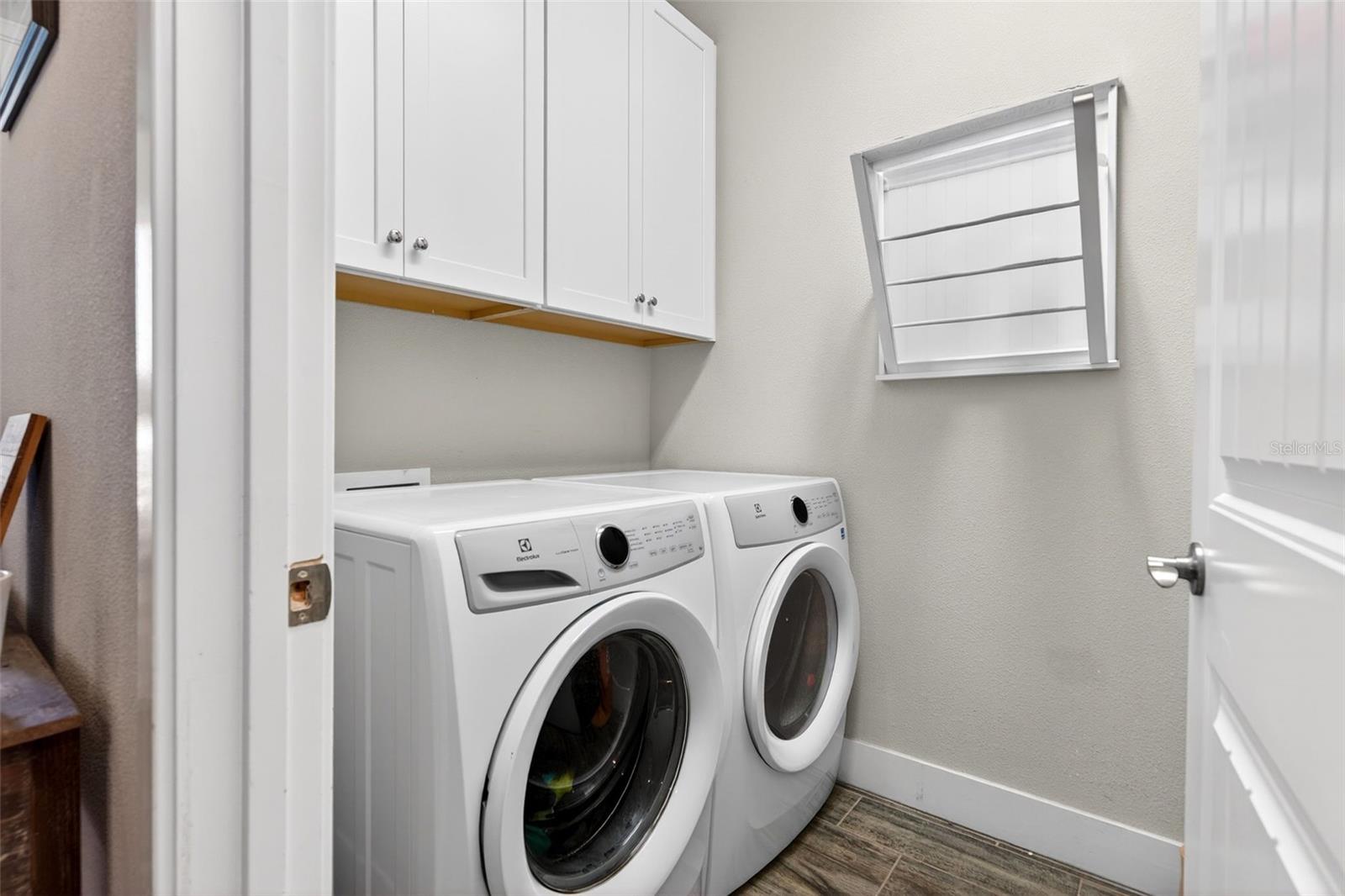 Image 9 of 66 For 5123 Flag Street