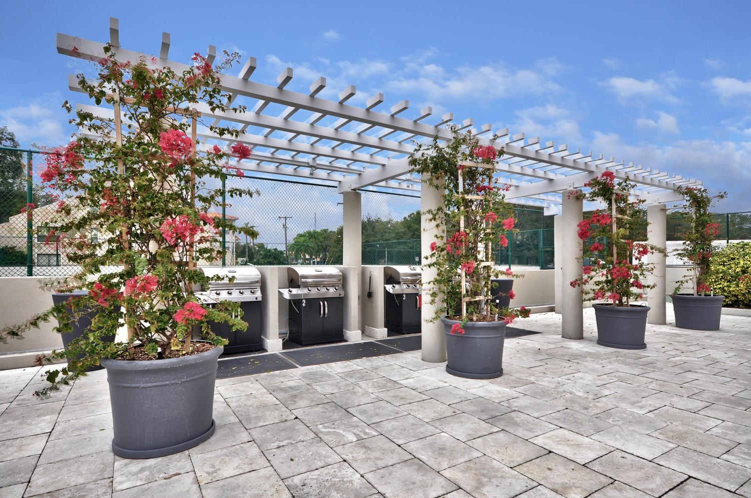 Image 20 of 21 For 3301 Bayshore Boulevard 505c