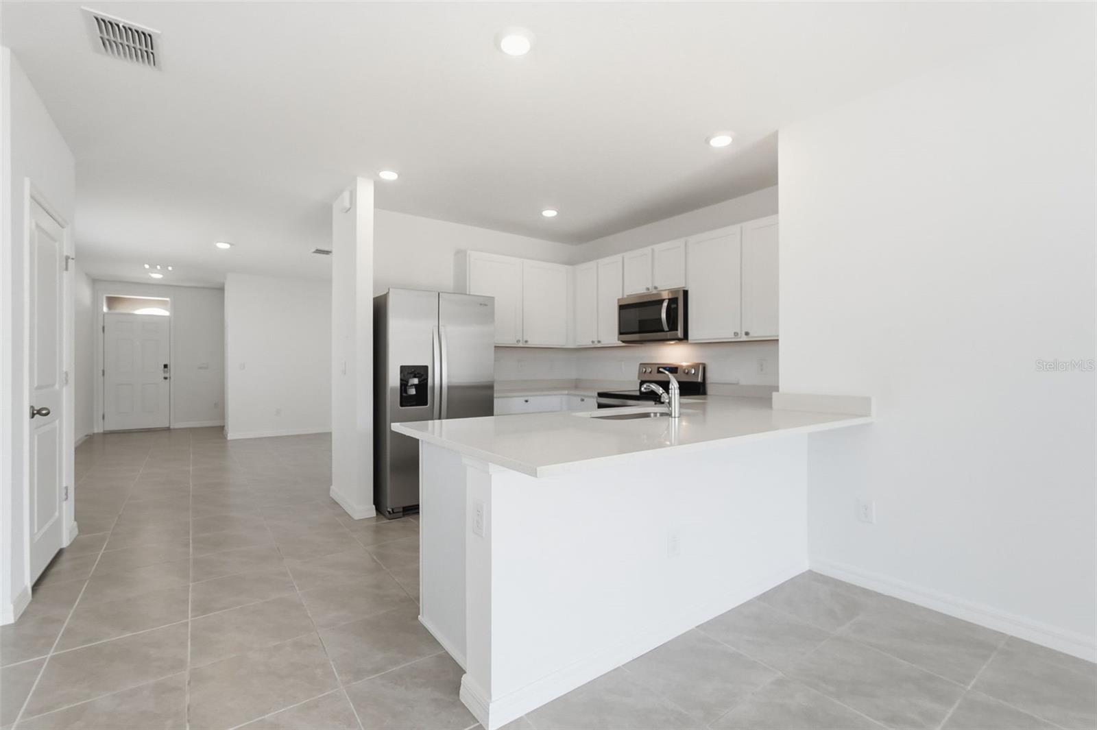 Image 12 of 38 For 33358 Regent Canal Street