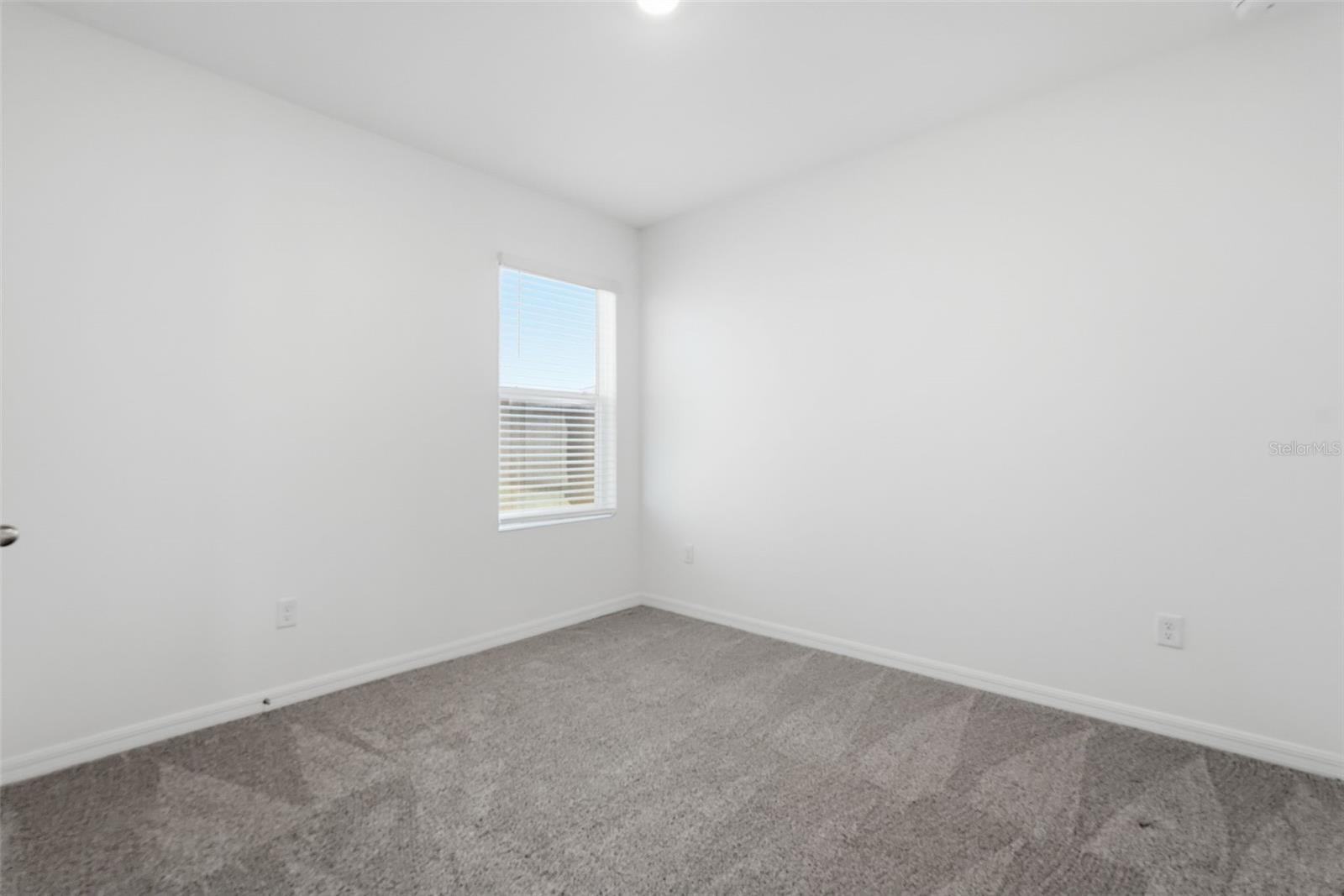 Image 19 of 38 For 33358 Regent Canal Street