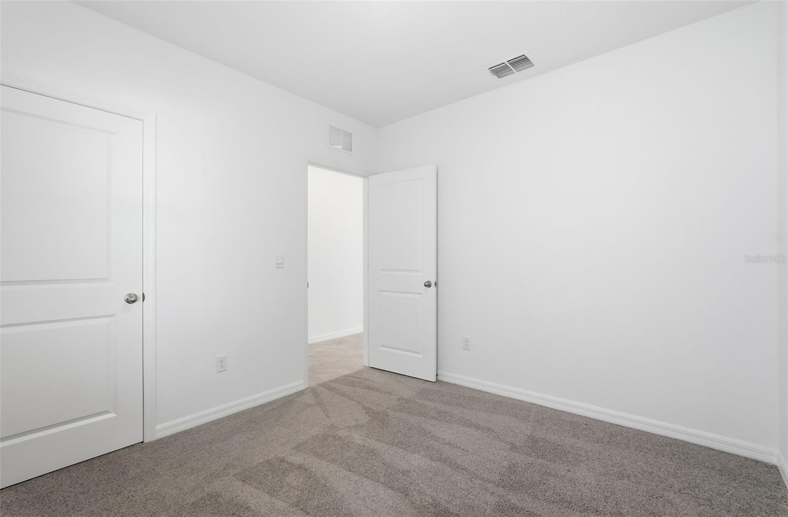 Image 22 of 38 For 33358 Regent Canal Street