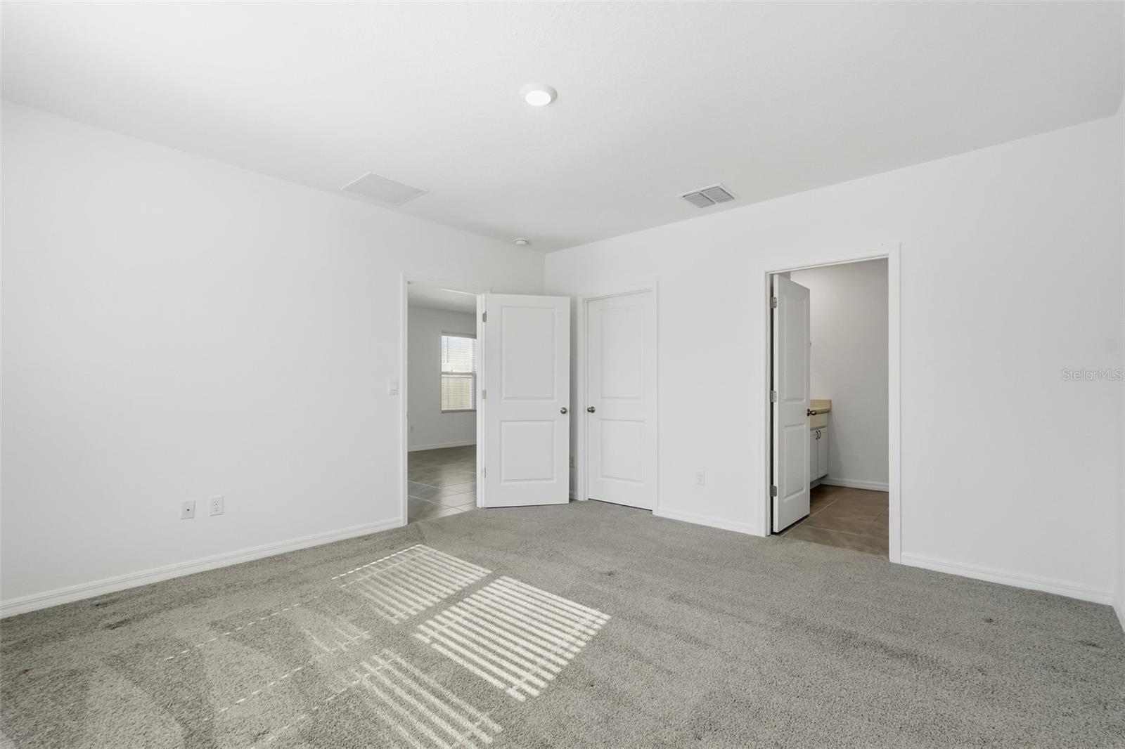 Image 25 of 38 For 33358 Regent Canal Street