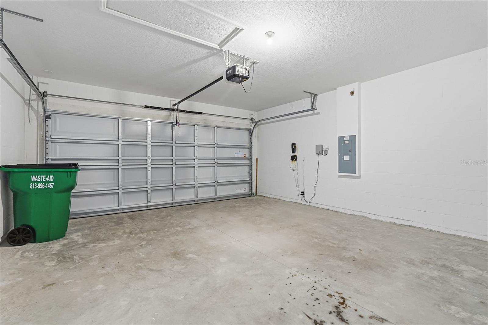 Image 29 of 38 For 33358 Regent Canal Street